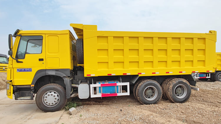 Б/у самосвалы Sinotruk Howo 371 на продажу в Беларуси