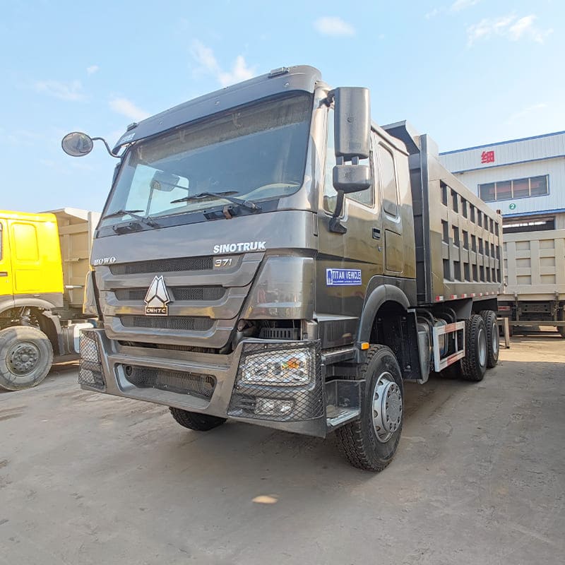 Camión volquete Sinotruk Howo 6x4 usado EURO 4